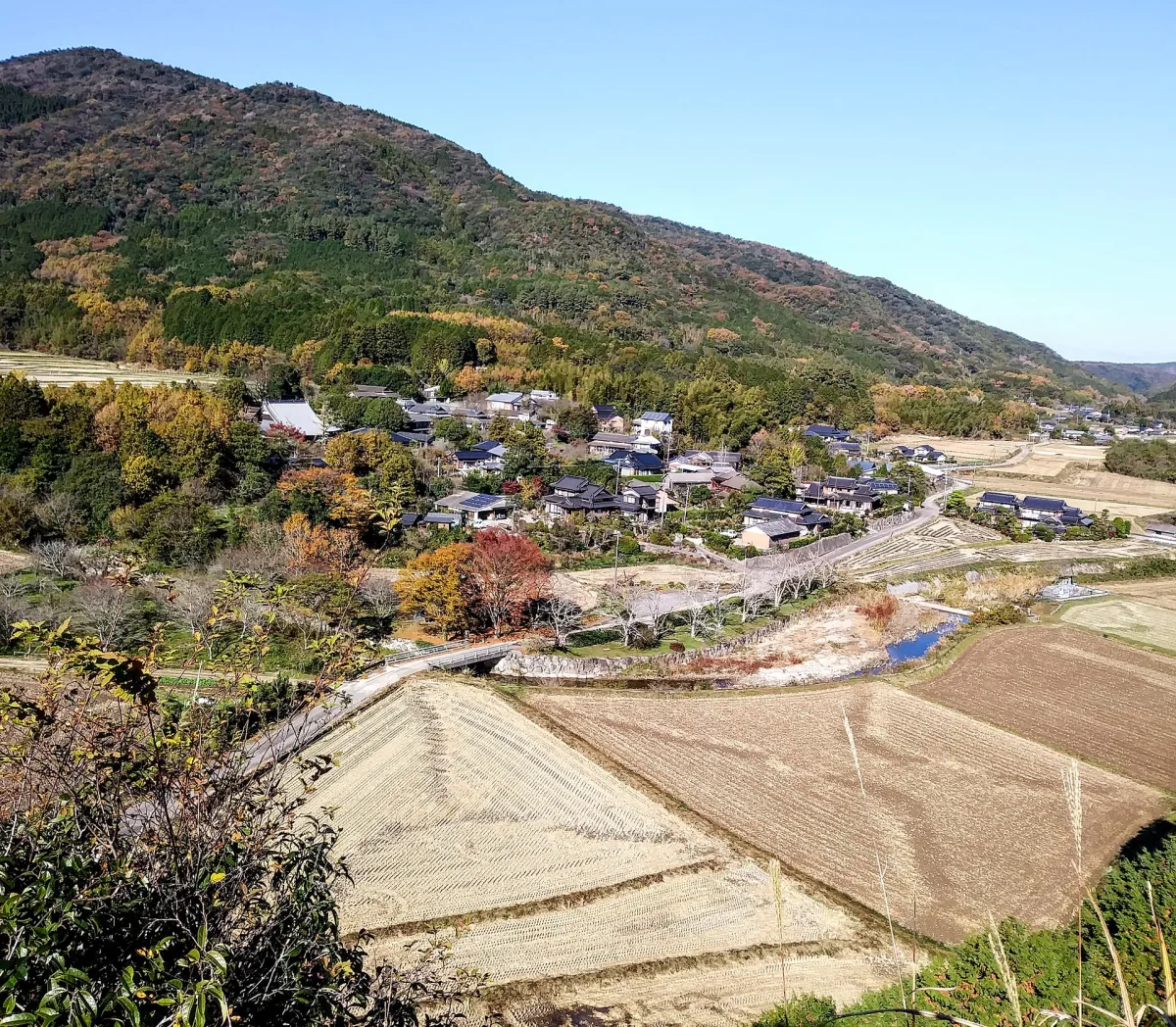 A view along the historic Tashibu no Sho valley in Oita Prefecture.