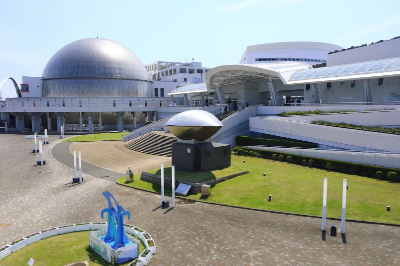 The aquarium's plaza and domed south building at Garden Pier in Nagoya