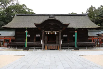 Worship hall of Oyamazumi Shrine on Omishima island, seen across the stone-paved courtyard