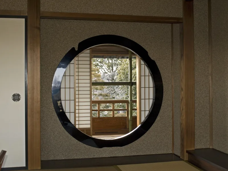 A round window in a tatami room on the upper floor of Kobuntei villa in Kairakuen