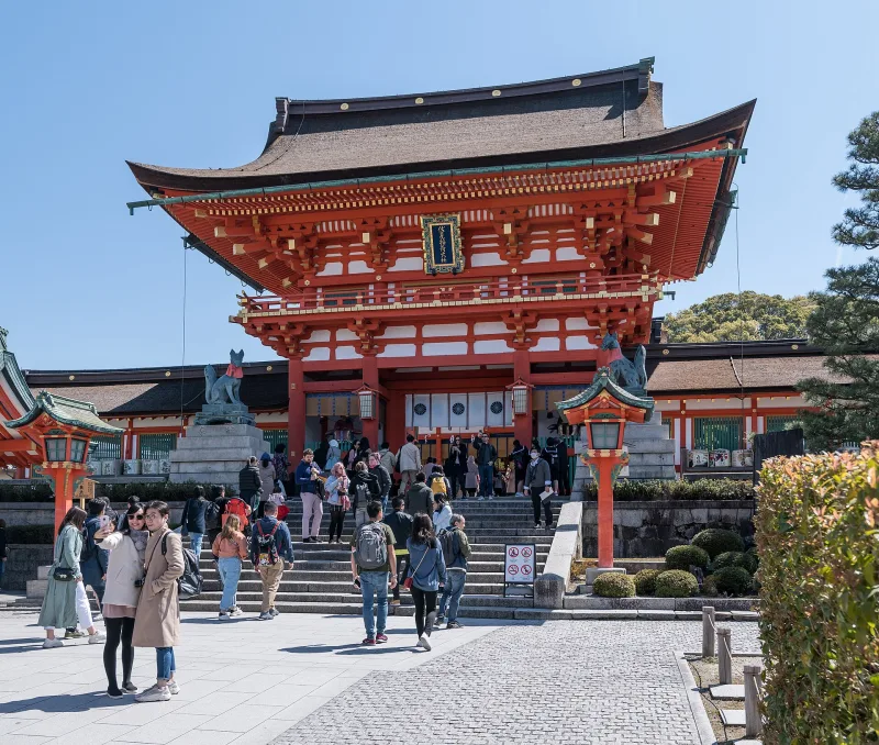 The large vermilion Romon gate at the entrance of Fushimi Inari Taisha