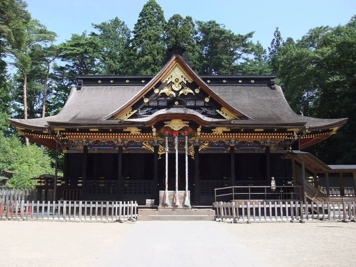 Front of the black lacquered, gold-decorated worship hall of Osaki Hachimangu in Sendai