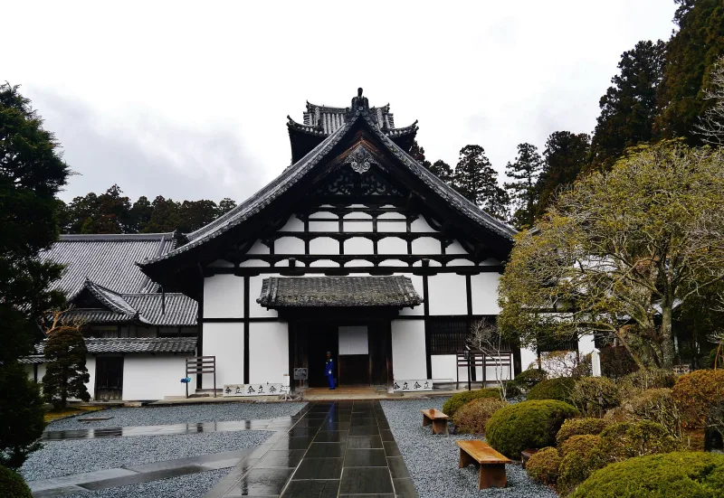Zuiganji's kuri kitchen building with its tall white gable and decorative roof vent