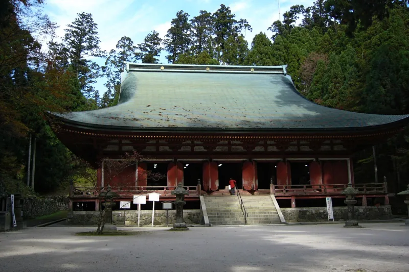 Shaka-do hall of Enryaku-ji in the Saito area, surrounded by tall cedar trees